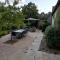 Gîte haut de gamme près de lAbbaye de Noirlac - Séjour tout confort avec jardin et terrasses - FR-1-586-13