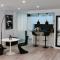 Black and White Suitte "Plaza"