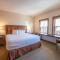 Beautifully Renovated Two Bedroom Condo with a Balcony in Mountaineer Square condo