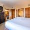 Beautifully Renovated Two Bedroom Condo with a Balcony in Mountaineer Square condo