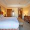 Comfortable Studio Efficiency Unit with Balcony over Mountaineer Square condo