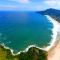 Maresias Canto do Mar 80m da Praia - Piscina Aquecida - Ar Condicionado