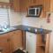 the jackdaw pub SELF CATERING STATIC CARAVAN free breakfast supplied - 塔德卡斯特