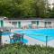 Brookside Motel & Cabins