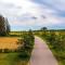 Charming Jacuzzi-Suite - Walk to Parsons Beach! - كينبونك