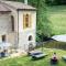 La chapelle moulin traversée par l'eau jacuzzi piscine classé 5 étoiles - Bourg-Argental