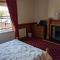 The Londesborough Arms bar with en-suite rooms - Market Weighton