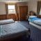 The Londesborough Arms bar with en-suite rooms - Market Weighton