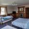 The Londesborough Arms bar with en-suite rooms - Market Weighton