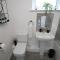 Thesiger Court Apartments - Free Private Parking - by Property Promise