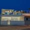 ISULATRAVEL-House on the beach