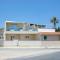 ISULATRAVEL-House on the beach