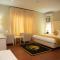 Oak Haven Hotel & Suites