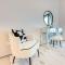 Captivating 1BR at The Address Residences in JBR by Deluxe Holiday Homes - Dubaj