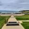 "Sea to See" Large Apartment in Prime Location with Great Views - Halletts Cove