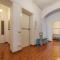 Santa Maria Maggiore Roomy and Bright Flat