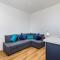 Hazelgrove Serviced Apartment by Huluki Sussex Stays - Haywards Heath