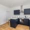 Hazelgrove Serviced Apartment by Huluki Sussex Stays - Haywards Heath