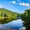 Rustic Hideaway with Fire Pit Less Than 1 Mi to River! - Hillsboro