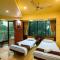 La Hotel Metro near BKC