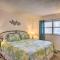 Sunny Cocoa Beach Condo with Balcony and Pool Access - Cocoa Beach