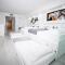 Modern and Luxurious Brickell Studio - Маямі