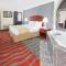 Travelodge Inn & Suites by Wyndham Norman