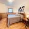 3 Bedroom home outside of Berlin, Patio with Hot Tub!