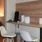 Le cosy cour privée clim wifi 3 etoiles - Шатору