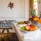 DELUXE VILLA BELLA VITA AIR CON & HEATED POOL, Tenerife South