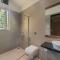 SaffronStays Casa Manga, Karjat - pet-friendly pool villa near NDs Film World and Saltt