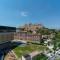 Acropolis View 2BD Apt next to Museum & Metro - Atény