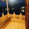 Young Beauty Star Houseboat