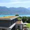 Charming villa with pool lake view 10 minutes from the city center