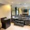 Island Suites Hobby Airport