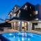 Seaview Villa Marila with a private pool with hydromassage, 3 en suite bedrooms, 1km from beach - Lokva Rogoznica