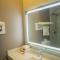 Days Inn by Wyndham Redwood City - 红木城