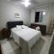 Lindo apartamento em prédio de frente para o mar
