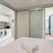 Beachside Luxury Apartments One & Two Bedroom in Beachfront Oaks Pier Building