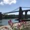 Apartment with stunning views of Menai Strait. - جسر ميناي