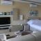 Wileg 4A Luxury Studio Apartment with Shared Swimming Pool.