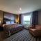Super 8 by Wyndham Thompson