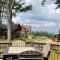 2 BR Cabin with Hot Tub, Deck, Fire Pl - بانير إلك