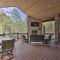 Stylish Home with Expansive Deck in Show Low! - شو لو