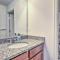 4 Mi to Bethany Beach Townhome with Screened Porch