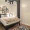 Ideal 3BR Business or Leisure Rental in Chicago Fully Stocked Kitchen & Fast Internet with Optional Parking Near Soldier Field, Grant Park & McCormick Place