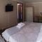 Serenity Cove-Tranquility Room - Hallack Rock