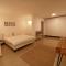 Accommodation at Miss Daisy - להתארח אצל מיס דייזי