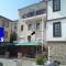 Savin Apartments