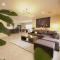 6 Bedrooms & 4 Bathrooms Big House for Big Group